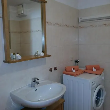 Apartment H 11